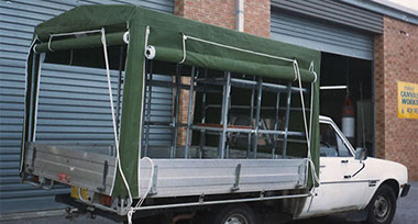 Canvas truck canopy with pulley system